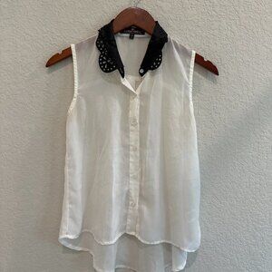Almost Famous Women's White Sleeveless Top Size Small